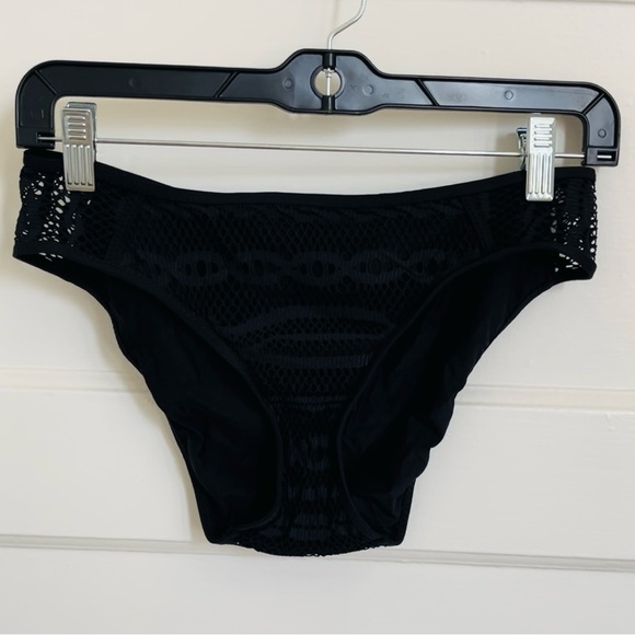 BECCA Women’s Crochet Hipster Bikini Bottom Sz S - Picture 2 of 5